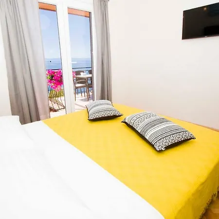 Apartament Ana Bratus *