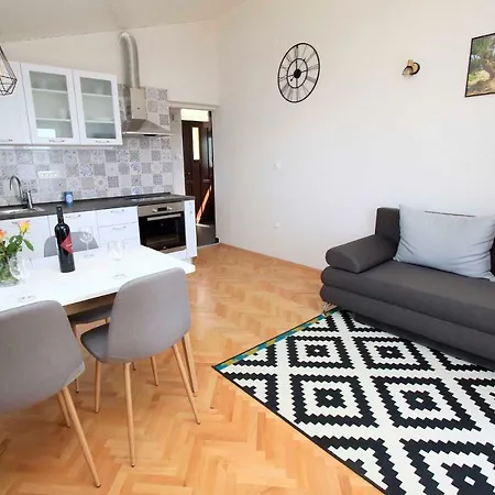Apartment Ana Bratus Baska Voda