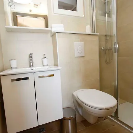 Ana Bratus Apartment