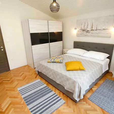 Apartment Ana Bratus Baska Voda